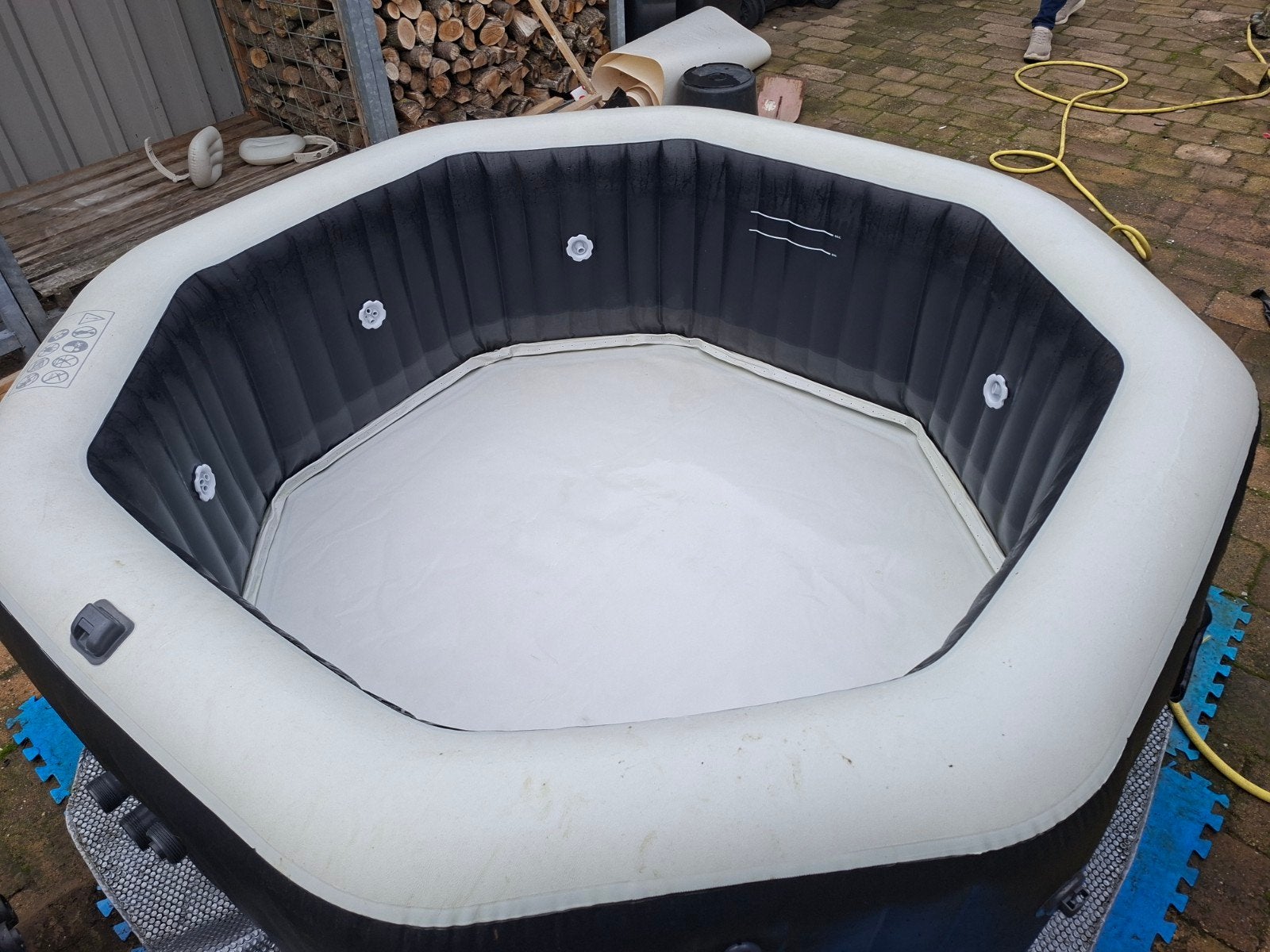Intex Hottub/Home Spa voor 6 personen - Zo goed als nieuw, Tuin en Terras, Ophalen, Zo goed als nieuw, Afdekzeil, Opblaasbaar