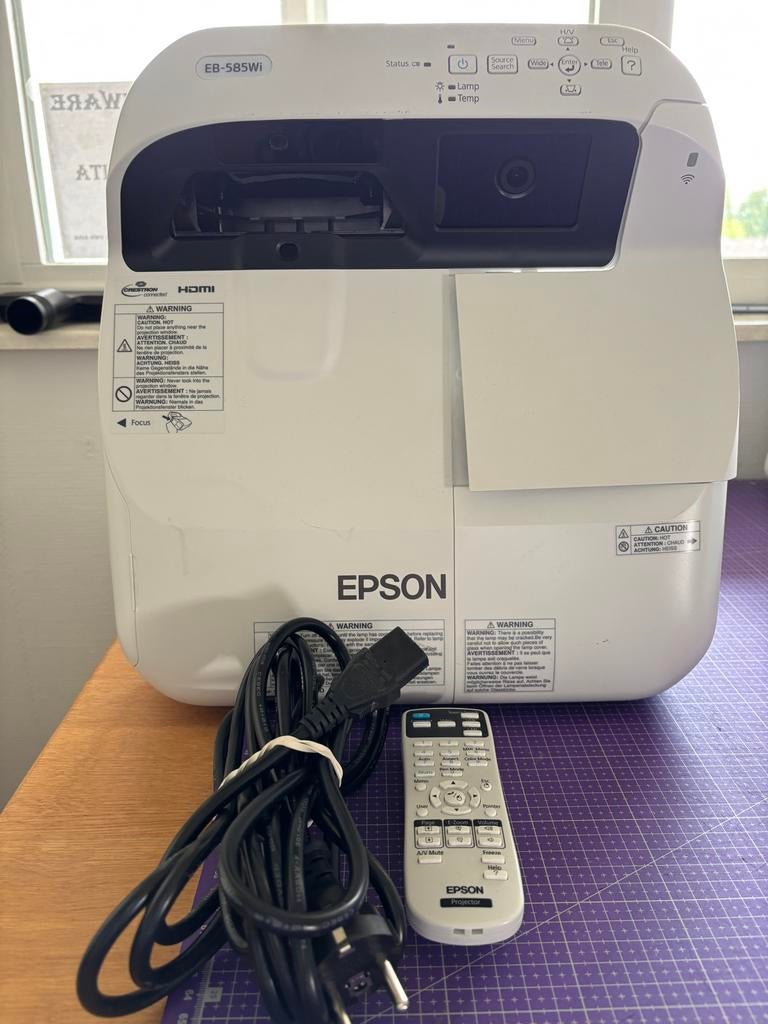 Epson EB-585Wi UST Projector met afstandsbediening, Ophalen, Gebruikt, LCD, Overige resoluties
