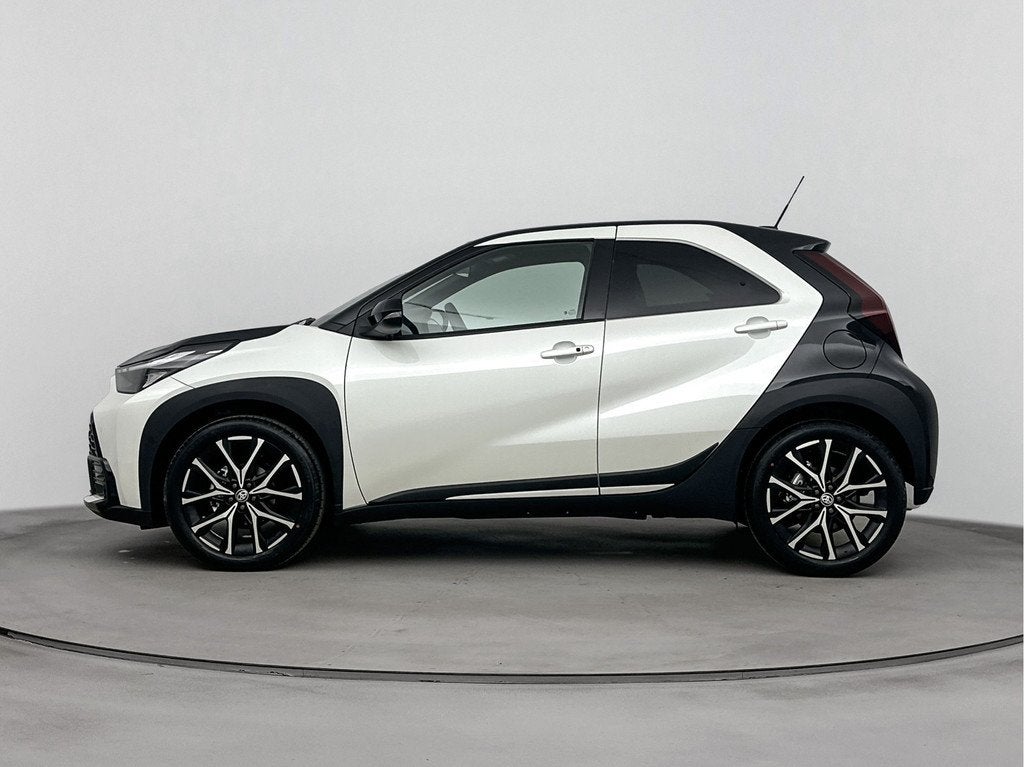 Toyota Aygo X Hybrid 115 GR Sport | Apple Carplay & Android, Auto's, Toyota, 12 maanden, Zwart, 4 stoelen, 116 pk