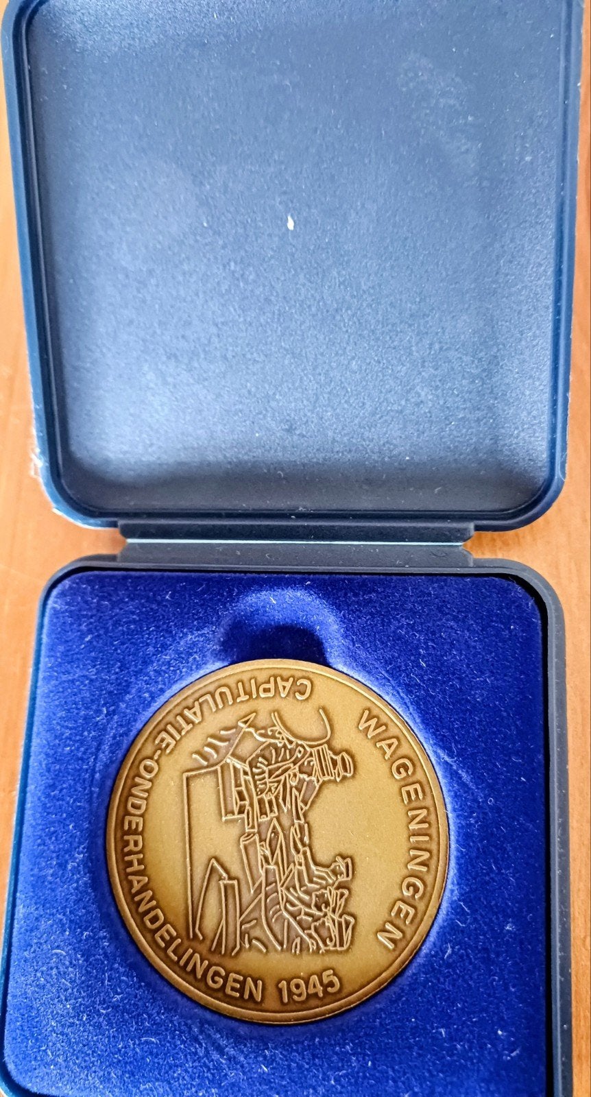 Penning Capitulatie Wageningen 1945 – Stad der Bevrijding, Postzegels en Munten, Penningen en Medailles, Ophalen, Brons, Nederland
