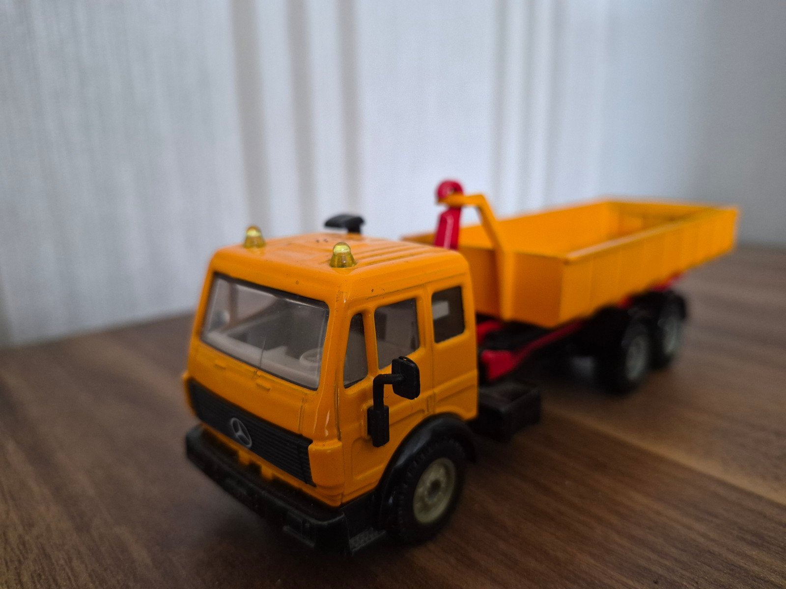 SIKU Mercedes-Benz Kipper Vrachtwagen Speelgoedmodel, Ophalen of Verzenden, Gebruikt