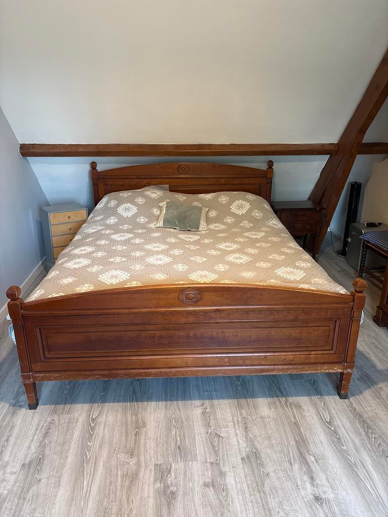 Kersenhouten ledikant 160x200 cm met lattenbodem en matras, Huis en Inrichting, Slaapkamer | Bedden, Ophalen, Bruin, Tweepersoons