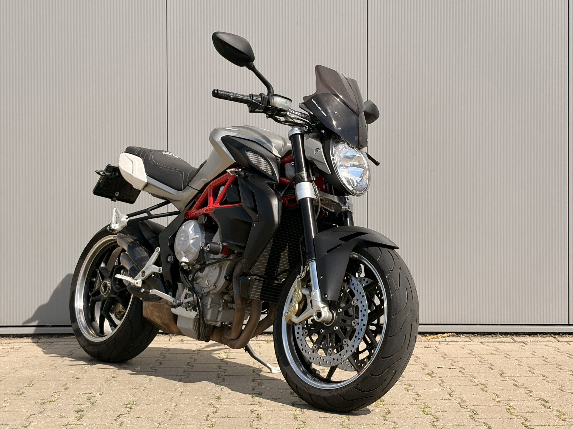 2013 MV Agusta 800 EASS 125pk 3-cil. Brutale Italia, Nijkamp & Ooteman Motoren, Meer dan 35 kW, 798 cc, Info@nijkamp-ootemanmotoren.nl