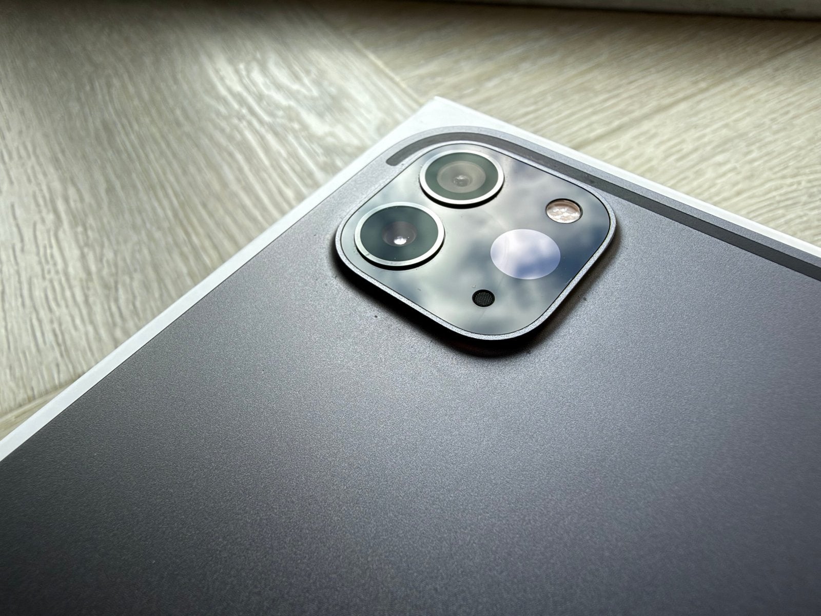 Foto 10 van iPad Pro 12.9-inch M1 (5th Gen) 256GB Wi-Fi - Zeer Netjes