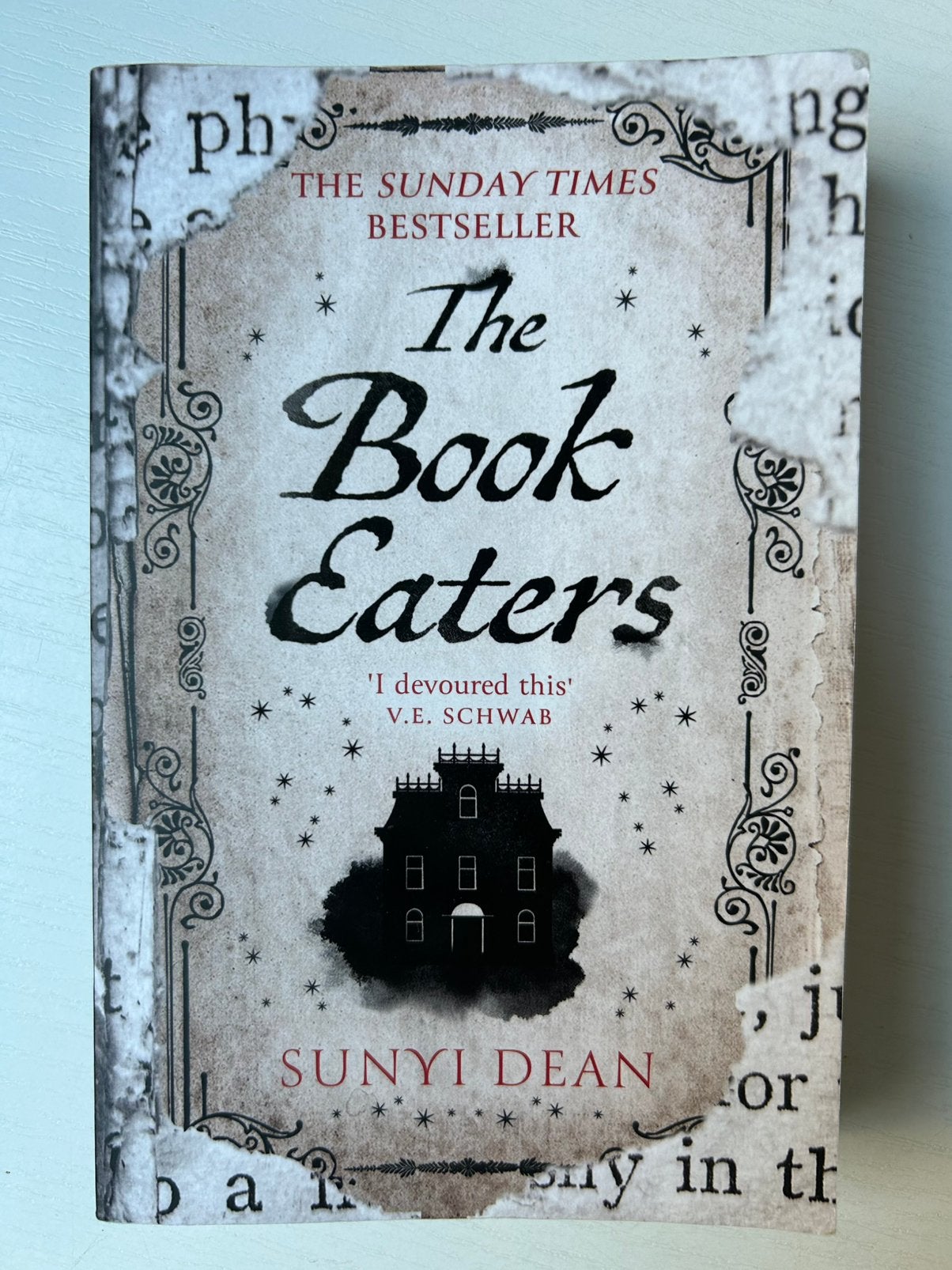 The Book Eaters Sunyi Dean, Boeken, Ophalen of Verzenden, Gelezen
