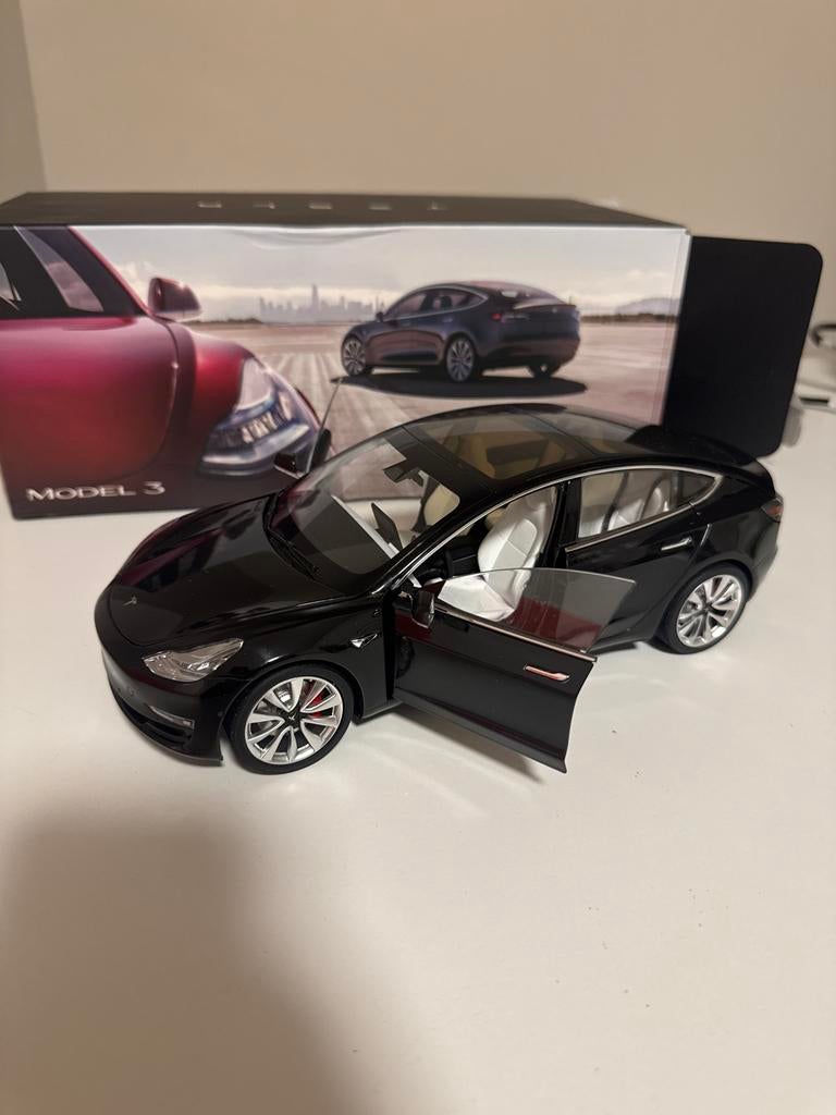 Tesla Model 3 zwart schaal 1:18, Ophalen of Verzenden, Nieuw, Auto, Overige merken