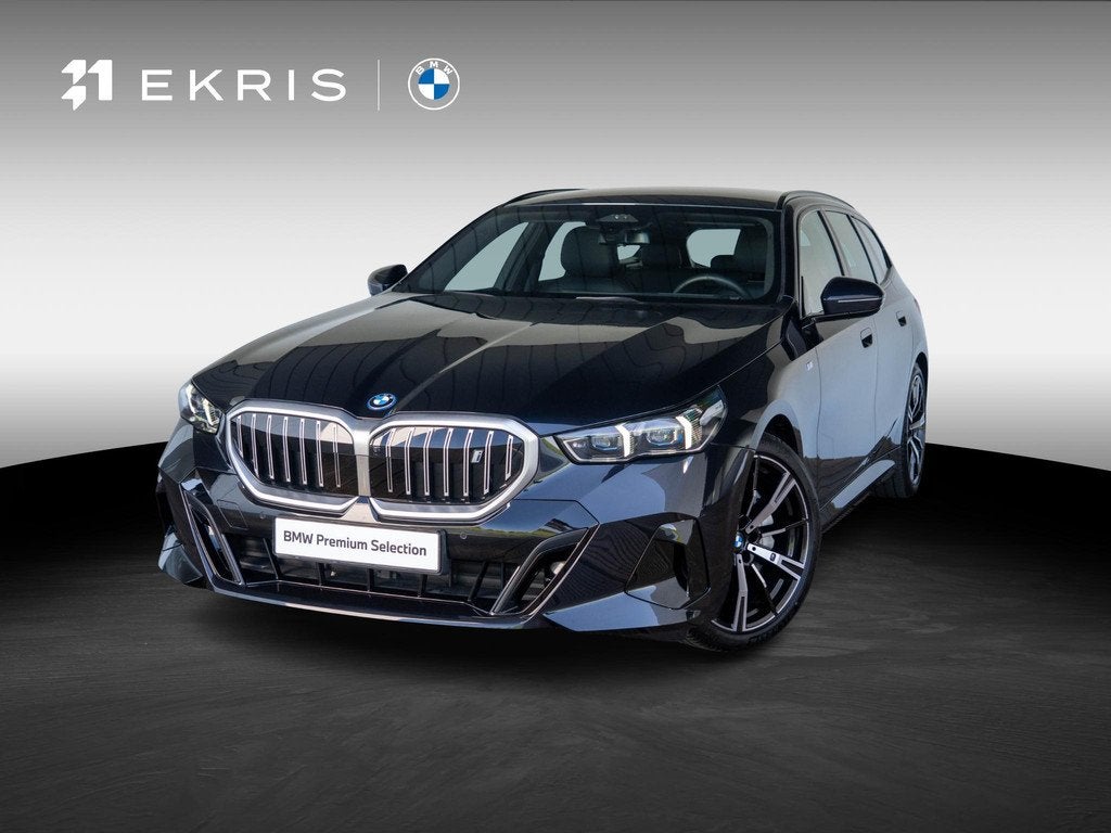BMW i5 Touring eDrive40 | M Sportpakket | Innovation Pack |, Achterwielaandrijving, Zwart, Met garantie (alle), 560 km