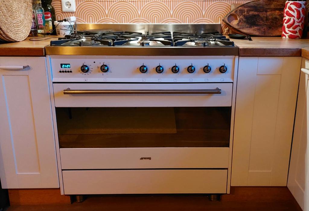 SMEG 6-pits gasfornuis met 90cm brede ruime oven., Witgoed en Apparatuur, Fornuizen, Ophalen, Gebruikt, 60 cm of meer, Gas