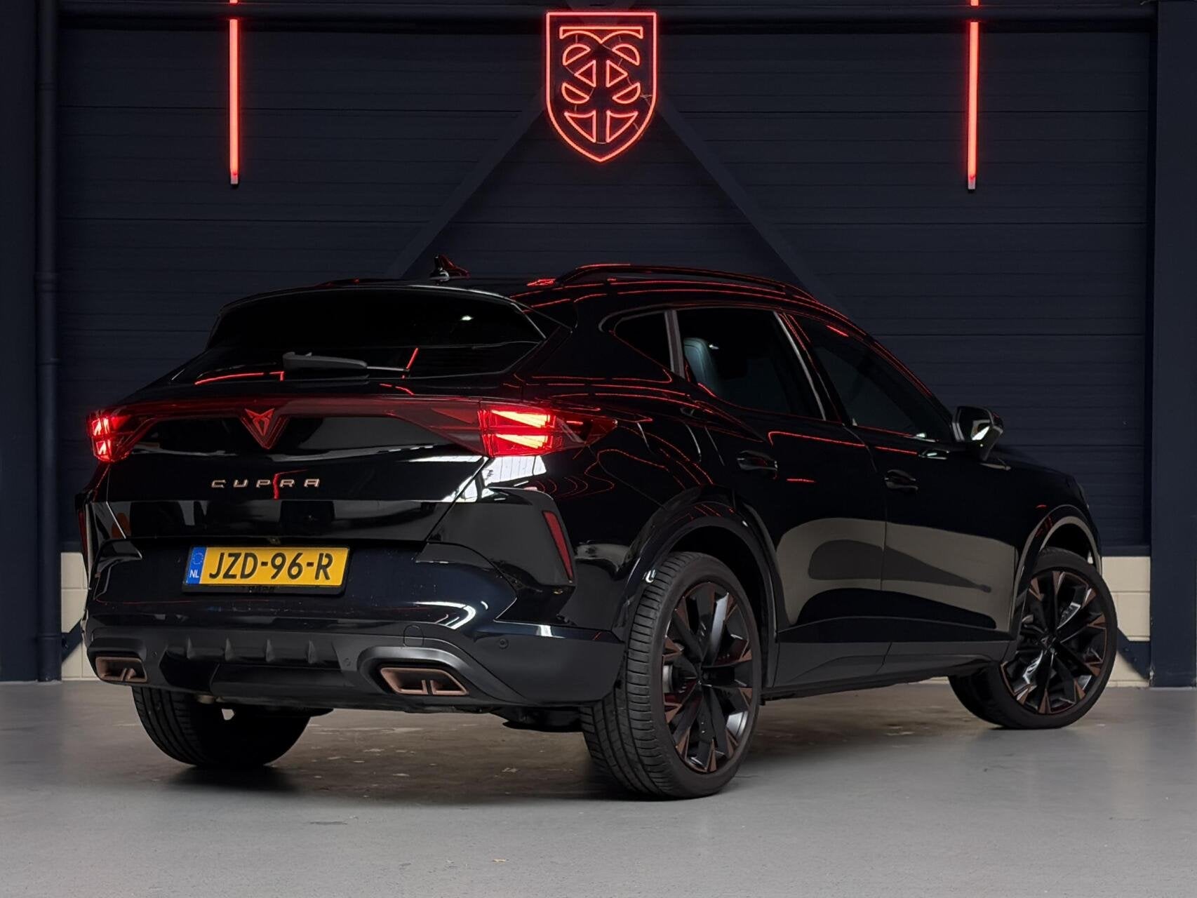 CUPRA Formentor 1.5 TSI e-Hybrid VZ Perf. |PANO|SENNH.|ACC|M, Auto's, 4 cilinders, Formentor, Zwart, Leder