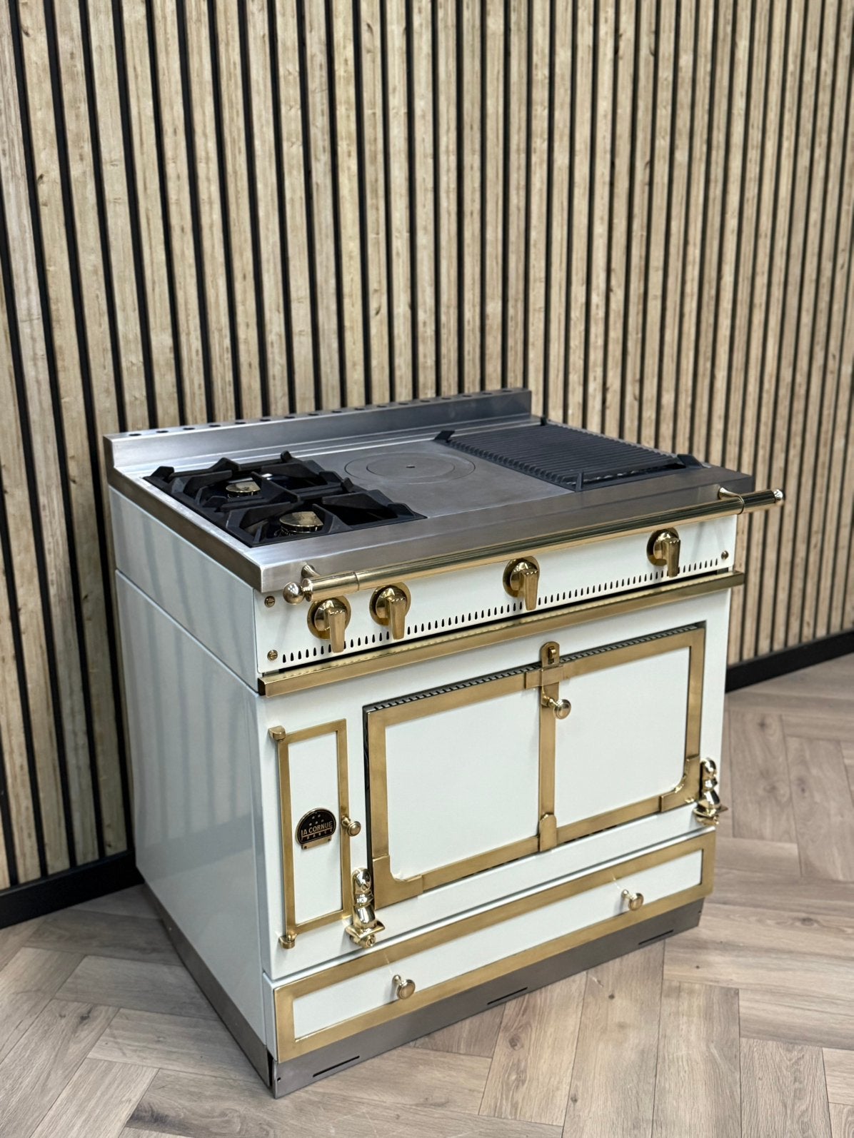 La Cornue creme 90cm Gas + Coup de Feu + Lavasteen grill, Witgoed en Apparatuur, Fornuizen, Warmhoudplaat, 60 cm of meer, Ophalen of Verzenden