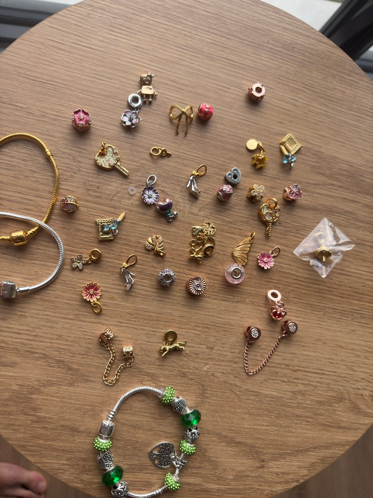 Grote partij Pandora bedels en armbanden - 38 bedels, 3 armb, Overige materialen, Gebruikt, Pandora, Ophalen of Verzenden