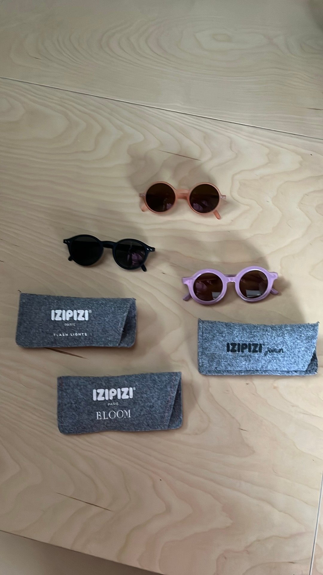 Izipizi zonnebrillen set - 3 stuks met hoesjes, Overige merken, Gebruikt, Zonnebril, Overige kleuren