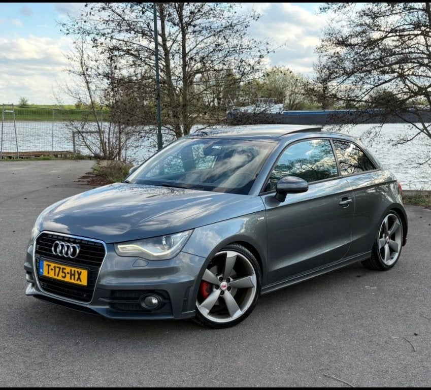 Audi A1 1.4 TFSI 3X S-Line PANO NAVI Stoelverw Cruise, Auto's, Audi, Euro 5, Zwart, 4 cilinders, 1165 kg