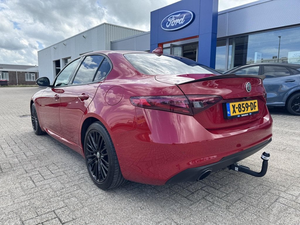 Alfa Romeo Giulia 2.0T 200pk | Trekhaak | 1.600kg Trekgewich, Auto's, Alfa Romeo, Automaat, 745 kg, 4 cilinders, 1404 kg