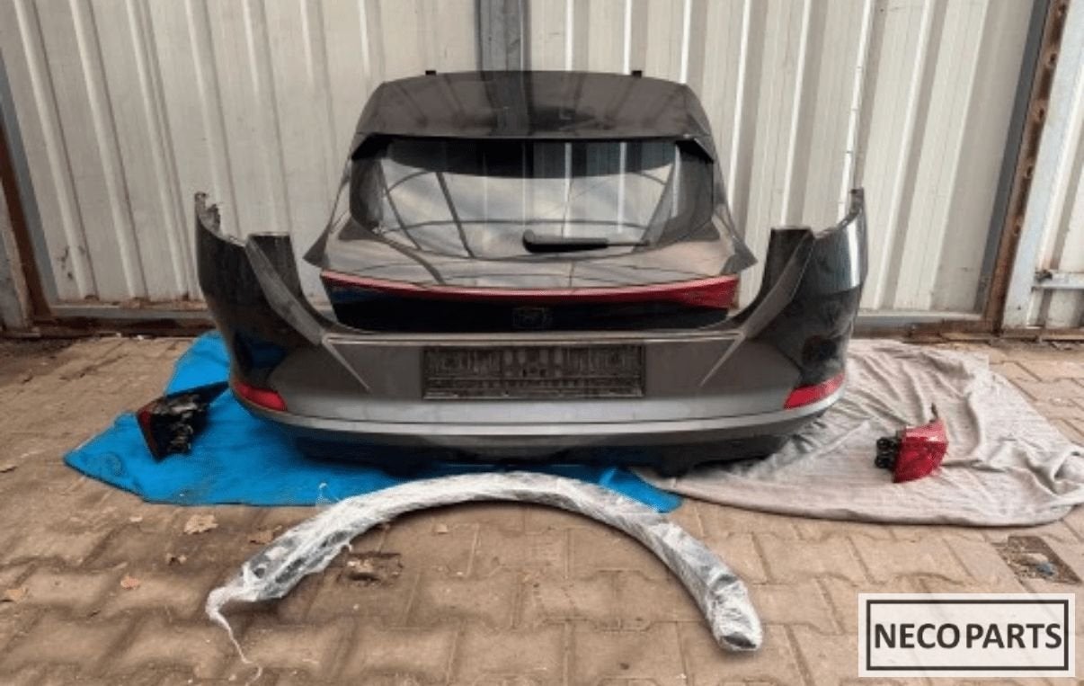 CUPRA FORMENTOR  ACHTERKLEP ACHTERBUMPER ALLES LEVERBAAR!!!, Gebruikt, Overige automerken, -, Ophalen of Verzenden