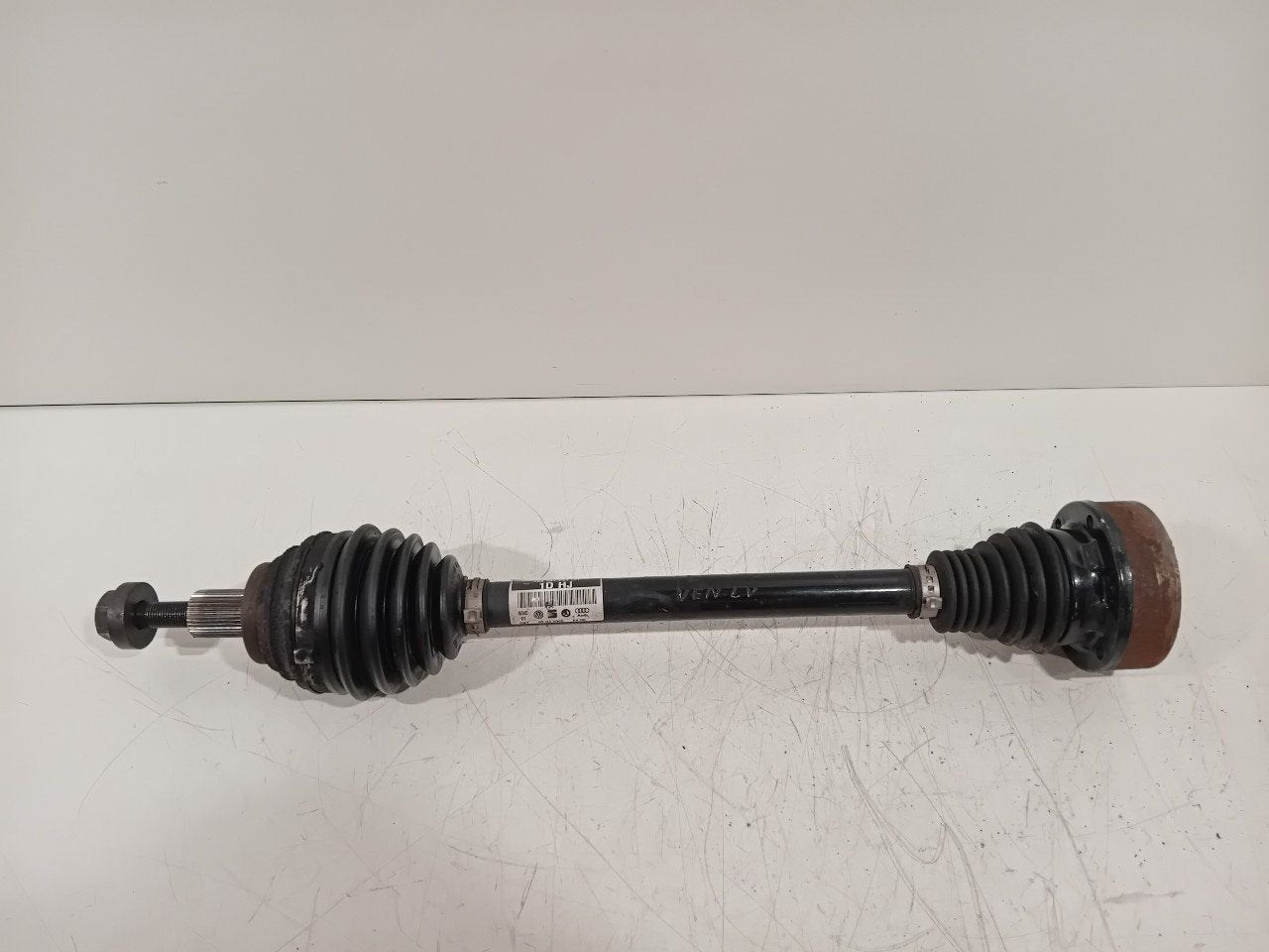 Aandrijfas links voor Volkswagen Golf, Onderdelen@venauto.nl, Van der Ven Autorecycling B.V., Gebruikt, Ettenseweg 76, 4706 PB Roosendaal, The Netherlands