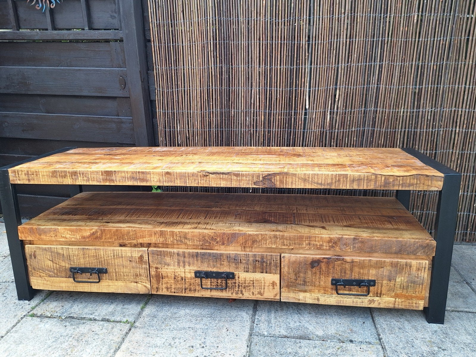 Zo goed als nieuw mango houten dressoir/tv meubel, Zo goed als nieuw, Minder dan 100 cm, 25 tot 50 cm, Ophalen