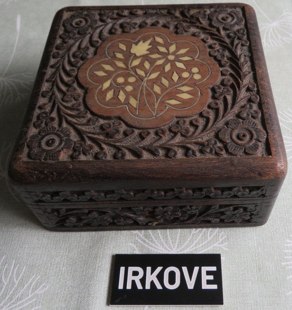 DOOSJE BEWERKT UIT INDIA * Inlegwerk *, Houtsnijwerk, Minder dan 20 cm, Verzenden, Handgemaakt