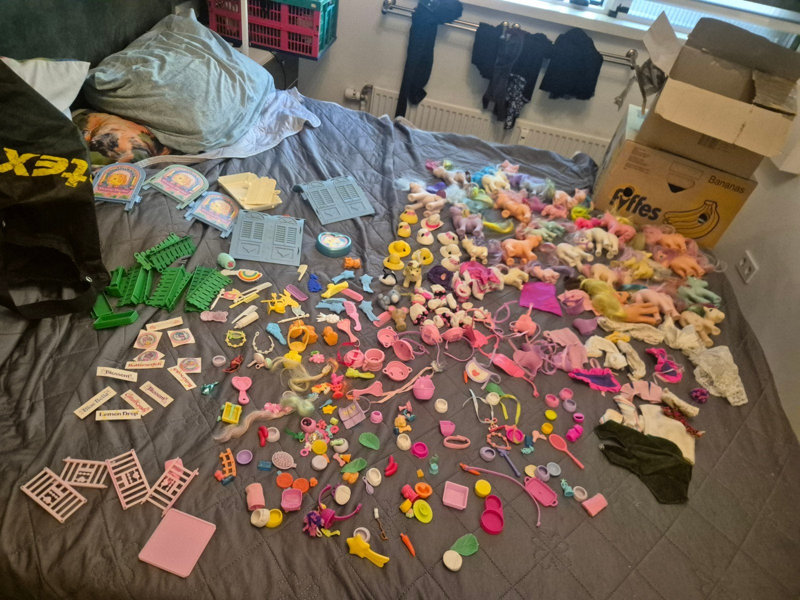 Grote verzameling My Little Pony's met accessoires, Ophalen of Verzenden, Gebruikt