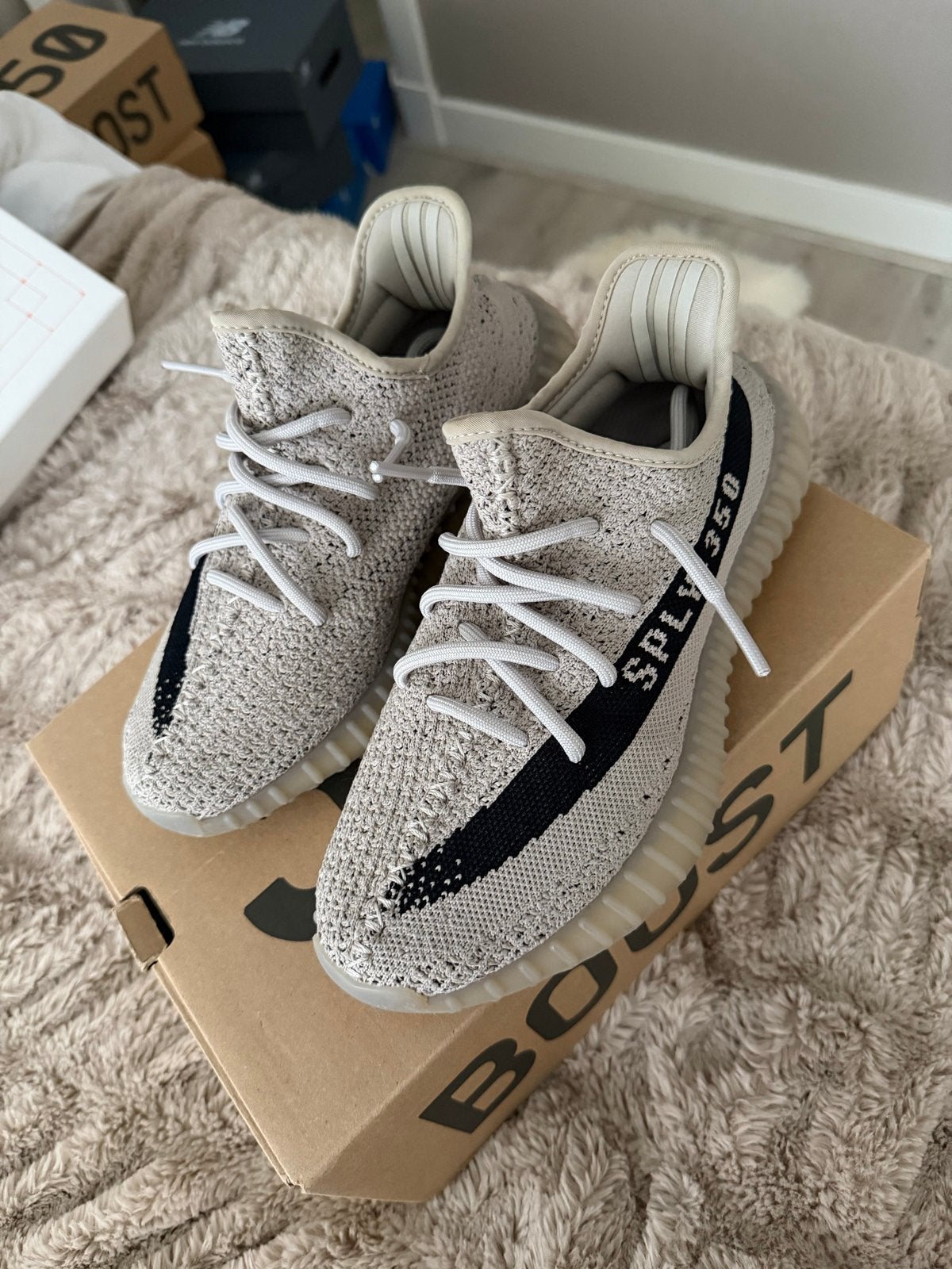 Adidas Yeezy Boost 350 V2 'Slate' - Maat 38, Ophalen of Verzenden, Zo goed als nieuw, Beige, Sneakers of Gympen