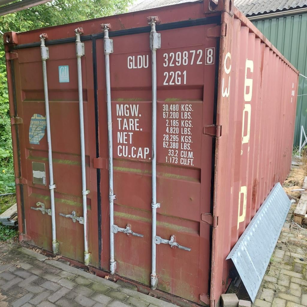 Opslagcontainer met goede vloer., Ophalen