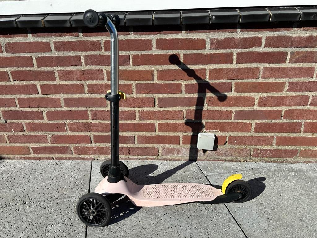Decathlon kinderstep 3 wielen roze/geel, Fietsen en Brommers, Steps, Gebruikt, Gewone step, Ophalen