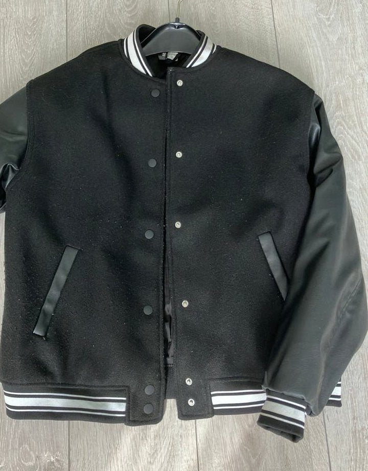 H&M Zwart Baseball Jack Maat S/36 - Nieuwstaat, Kleding | Dames, Ophalen of Verzenden, Nieuw, Maat 36 (S), Zwart