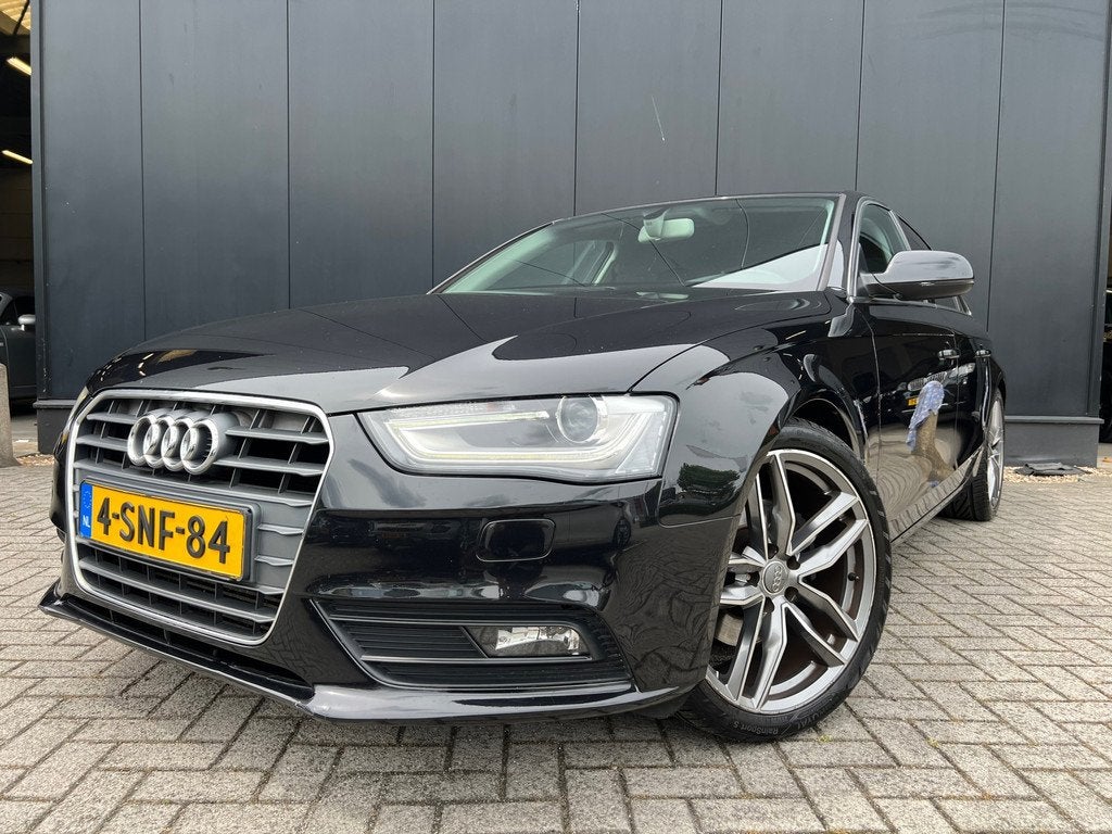 Audi A4 Limousine 1.8 TFSIe Edition '13 18''Lmv/Navi/OrgNl/N, Auto's, Audi, Voorwielaandrijving, Gebruikt, Euro 6, 4 cilinders