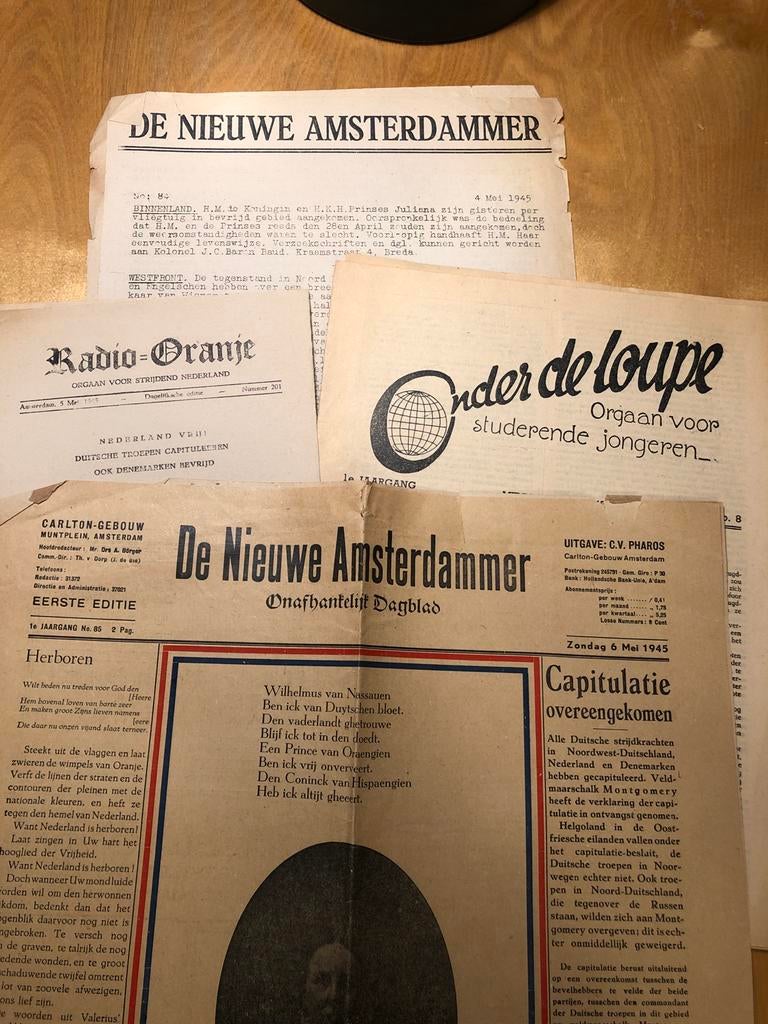 Oorlogskranten mei 1945. Parool, Amsterdammer (1945), Ophalen of Verzenden, Gelezen, Krant