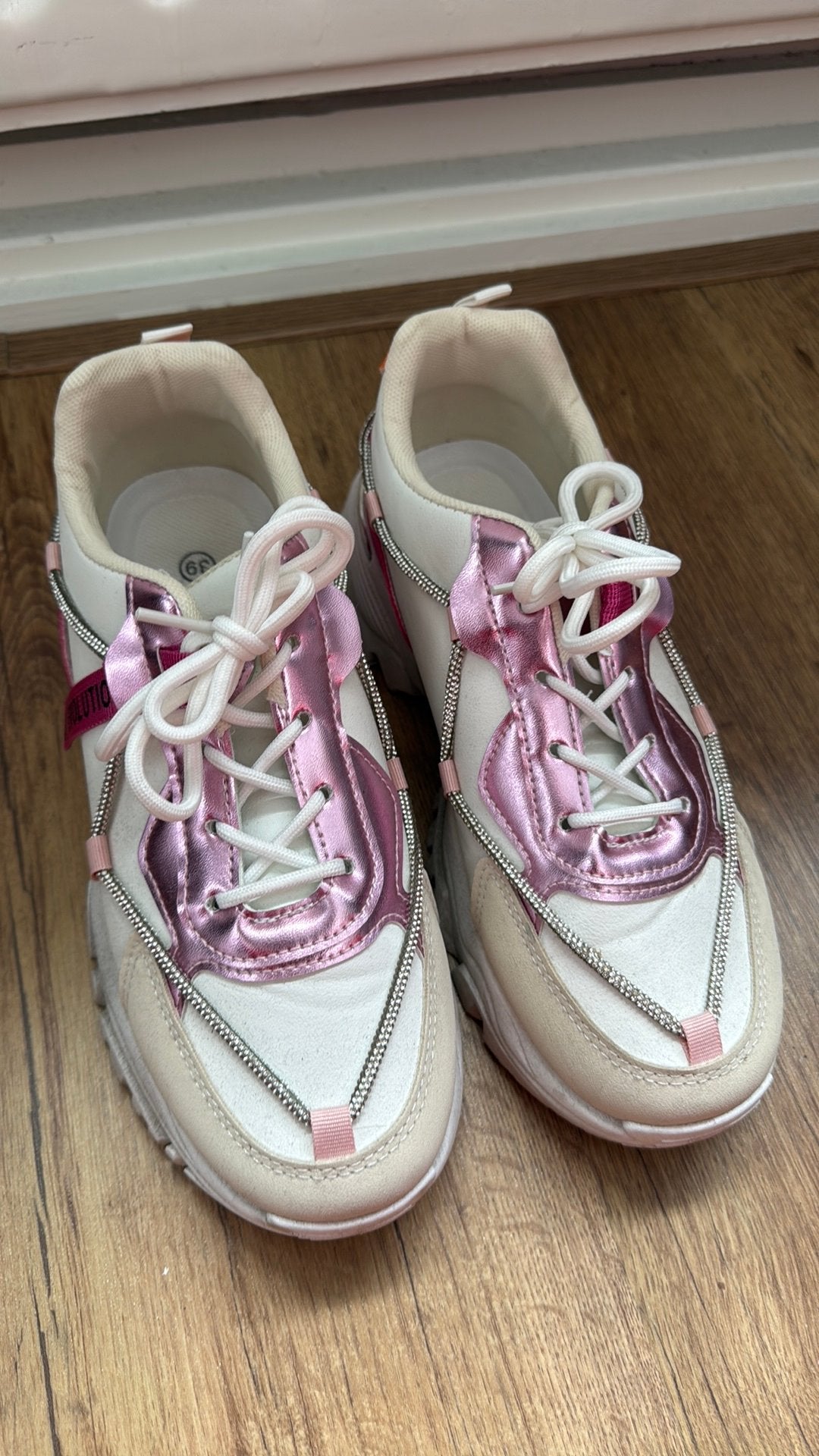 Dames schoenen, Ophalen of Verzenden, Zo goed als nieuw, Sneakers of Gympen
