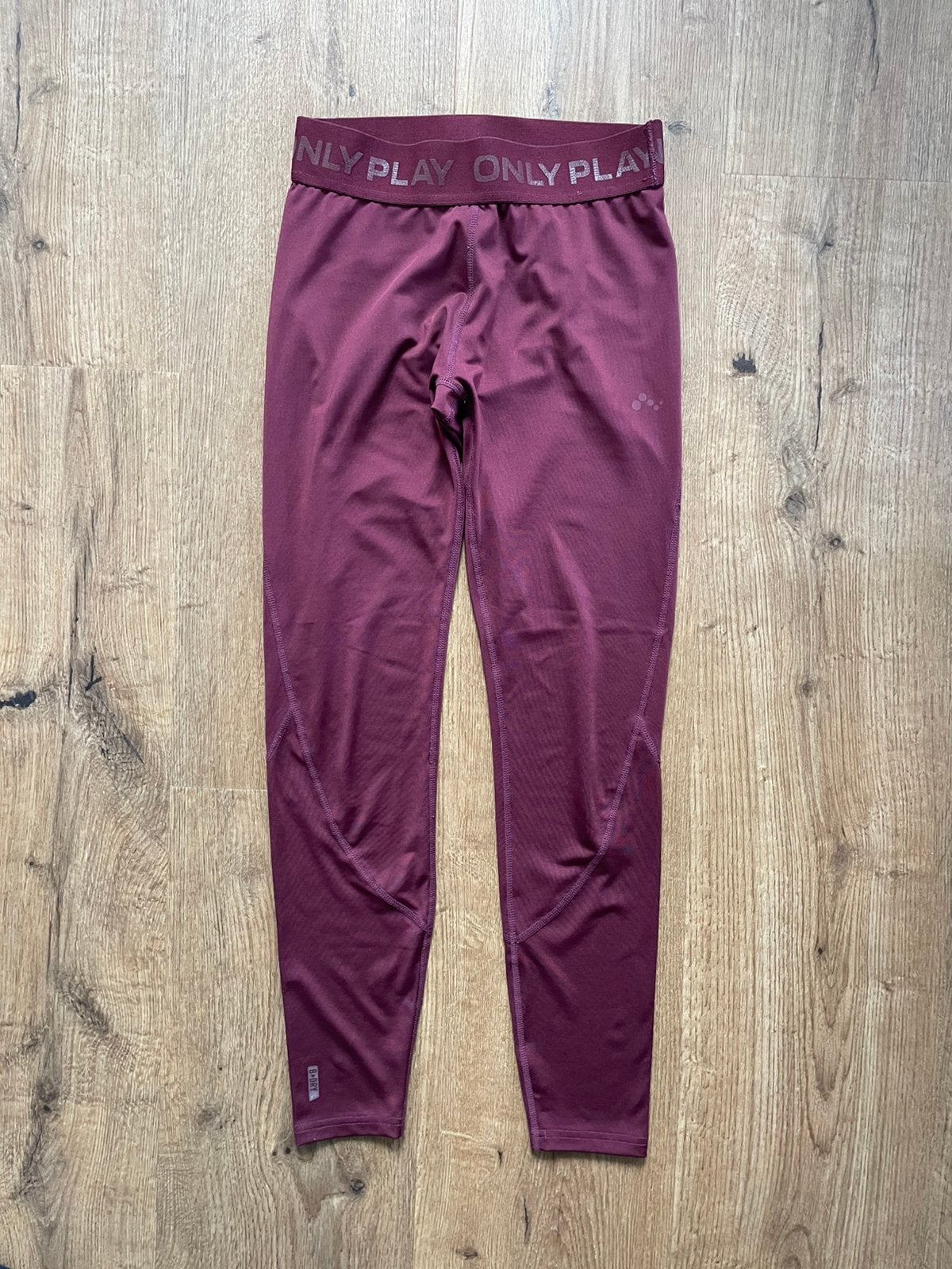 Dames mt M - sportlegging - ONLY Play - bordeau rood, Maat 38/40 (M), Ophalen of Verzenden, Rood, Fitness of Aerobics