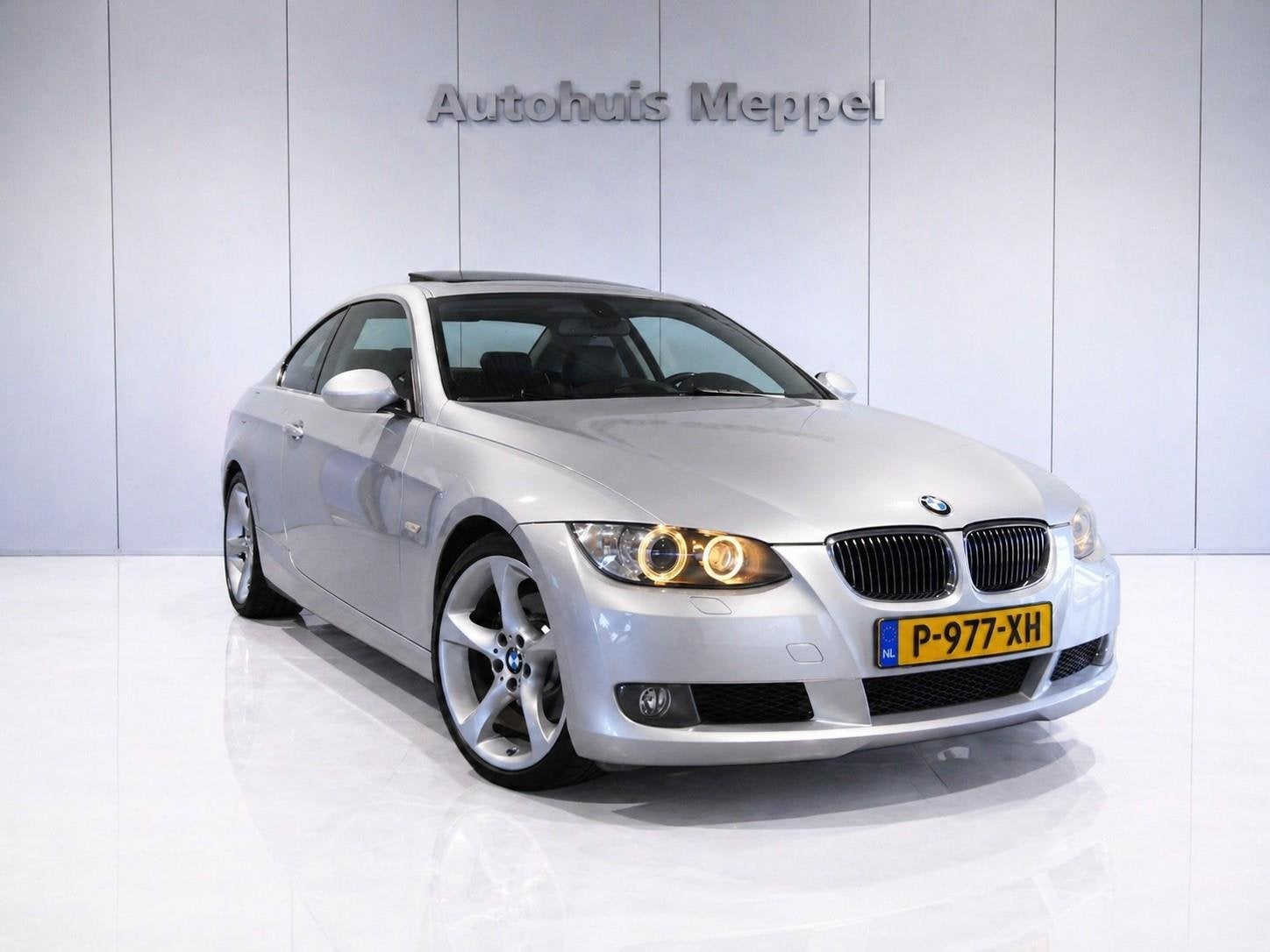 BMW 3 Serie 325i Automaat*Schuifdak*Xenon*Memory*PDC*NaviPro, Automaat, 745 kg, Gebruikt, 4 stoelen