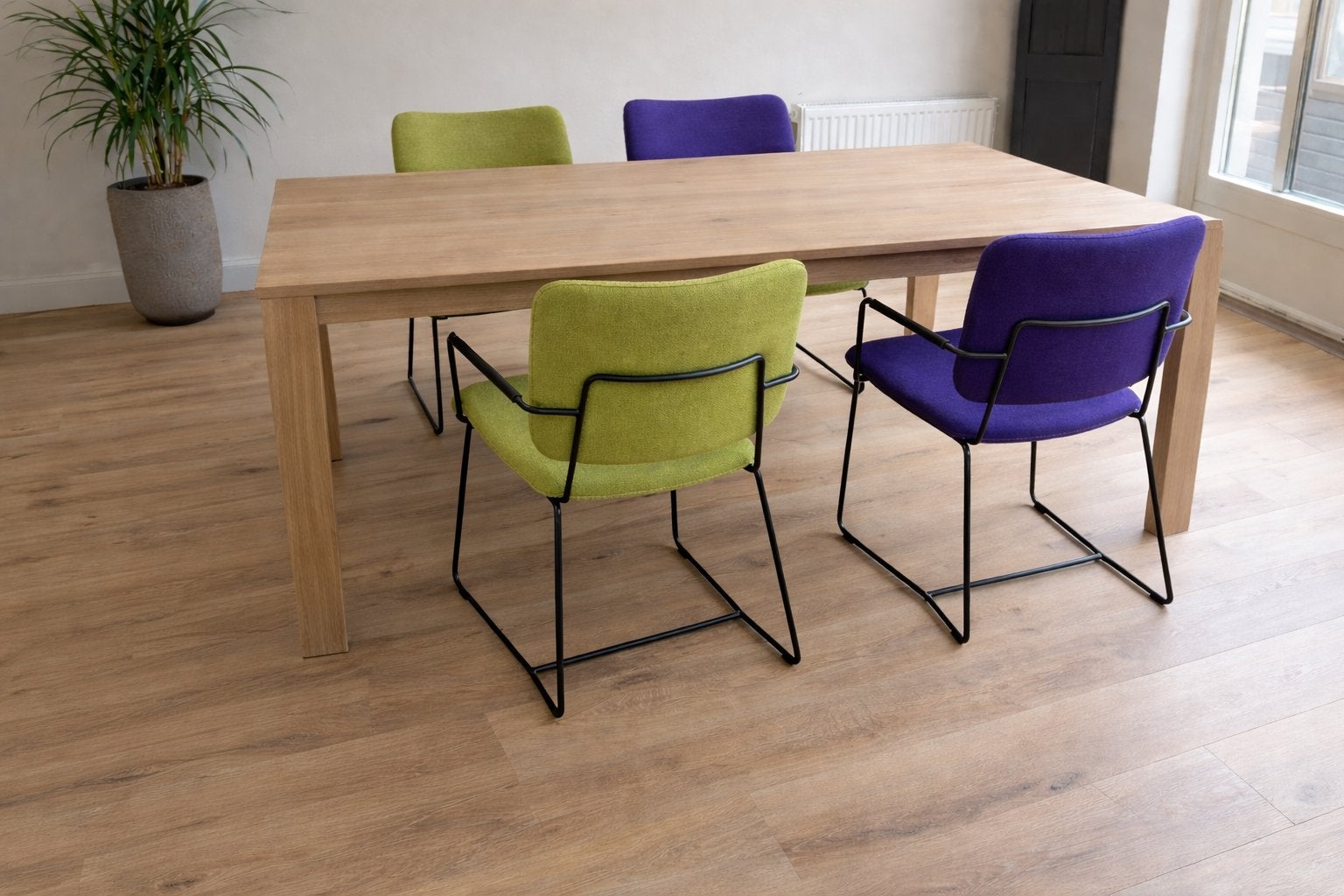 Bert plantagie kiko eetkamerstoelen 4 x, Huis en Inrichting, Stoelen, Ophalen, Zo goed als nieuw, Vier, Stof