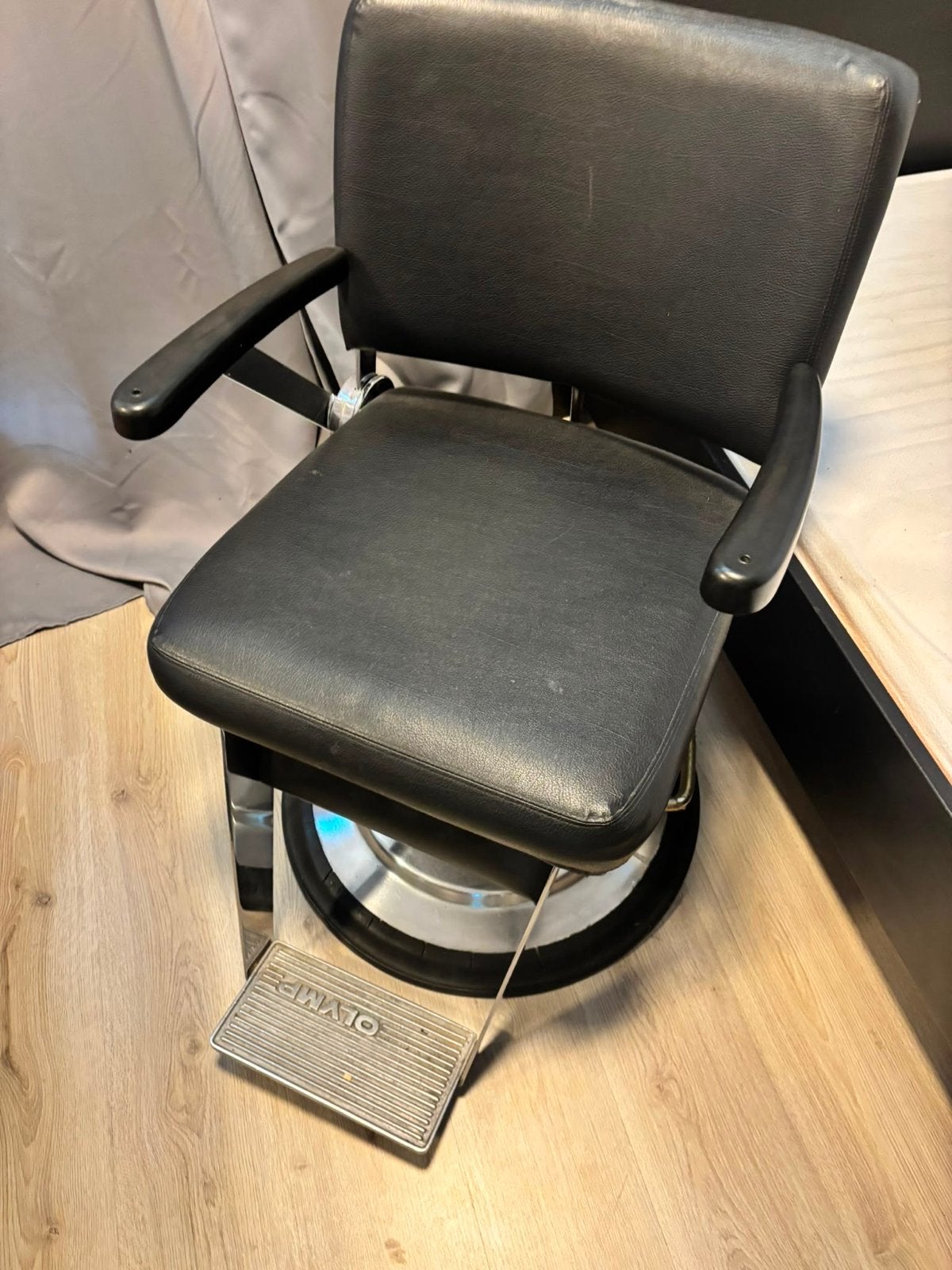 Barber stoel / kappers stoel, Huis en Inrichting, Ophalen