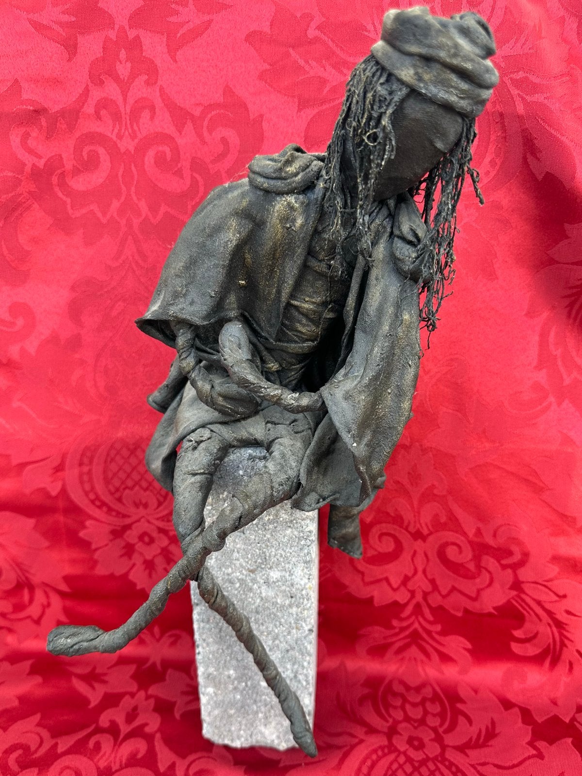 Unieke handgemaakte sculptuur van zittende figuur, Ophalen, Handgemaakt, Overige materialen, Beeld