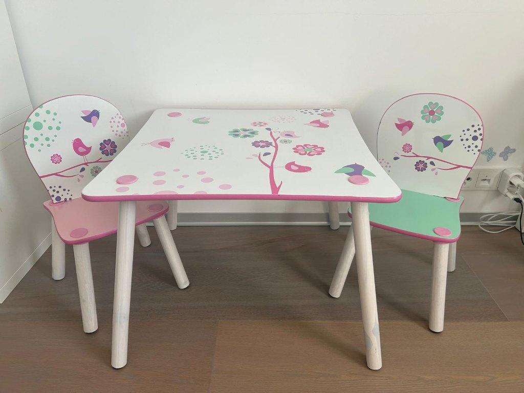 1 Tafel en 2 Stoelen meisjes met bloemetjes en vogeltjes, Ophalen, Zo goed als nieuw, Tafel(s) en Stoel(en)