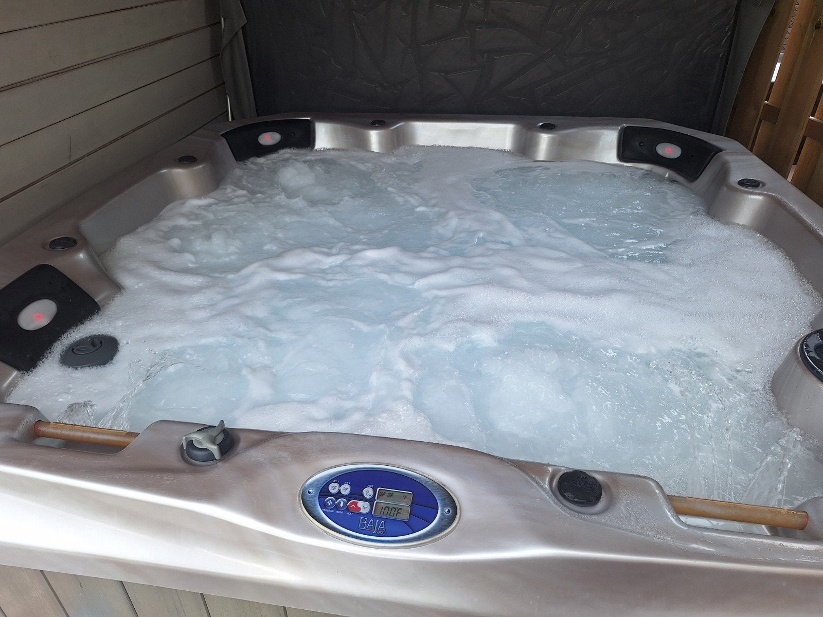 jacuzie  nieuwe koffer lift Baja amirikaans, Tuin en Terras, Bubbelbaden en Hottubs, Ophalen of Verzenden, Zo goed als nieuw