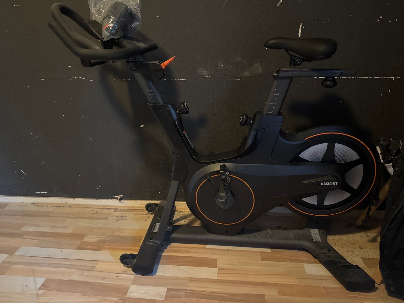 Basic-Fit Spinningfiets - Zo goed als nieuw, Sport en Fitness, Spinningfiets, Ophalen of Verzenden, Zo goed als nieuw, Metaal