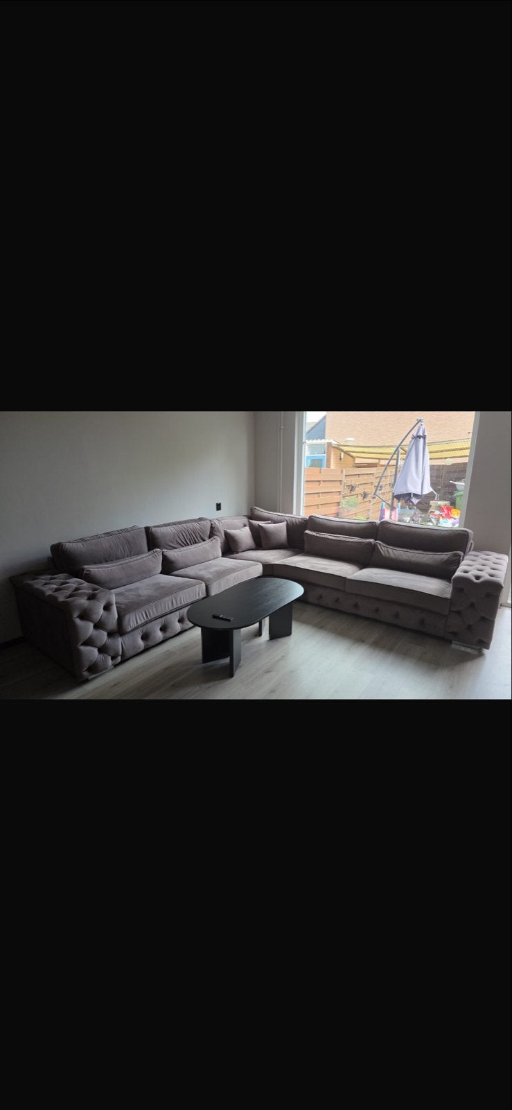 Grote hoekbank met chesterfield details - Grijs, Ophalen of Verzenden, Zo goed als nieuw, Stof
