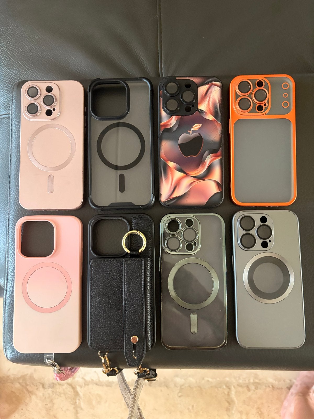 Diverse iPhone 15 Pro Hoesjes, Kunststof, Zwart, MagSafe, Overige merken