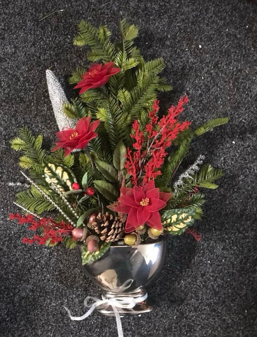 Kerststuk in Zilverkleurige Vaas, Diversen, Kerst, Ophalen of Verzenden