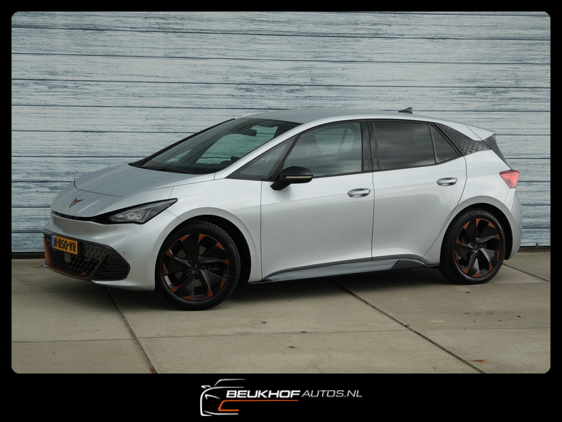 Cupra Born Adrenaline One 62 kWh Camera Carplay Navi 92.6%, Automaat, Gebruikt, Zwart, Origineel Nederlands