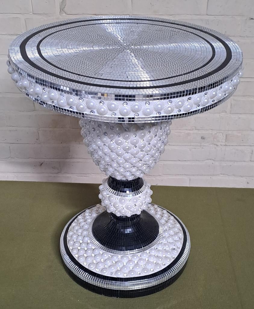 Wit / zilverkleurige bijzettafel / Venetian furniture, Huis en Inrichting, Tafels | Bijzettafels, Overige materialen, Minder dan 55 cm