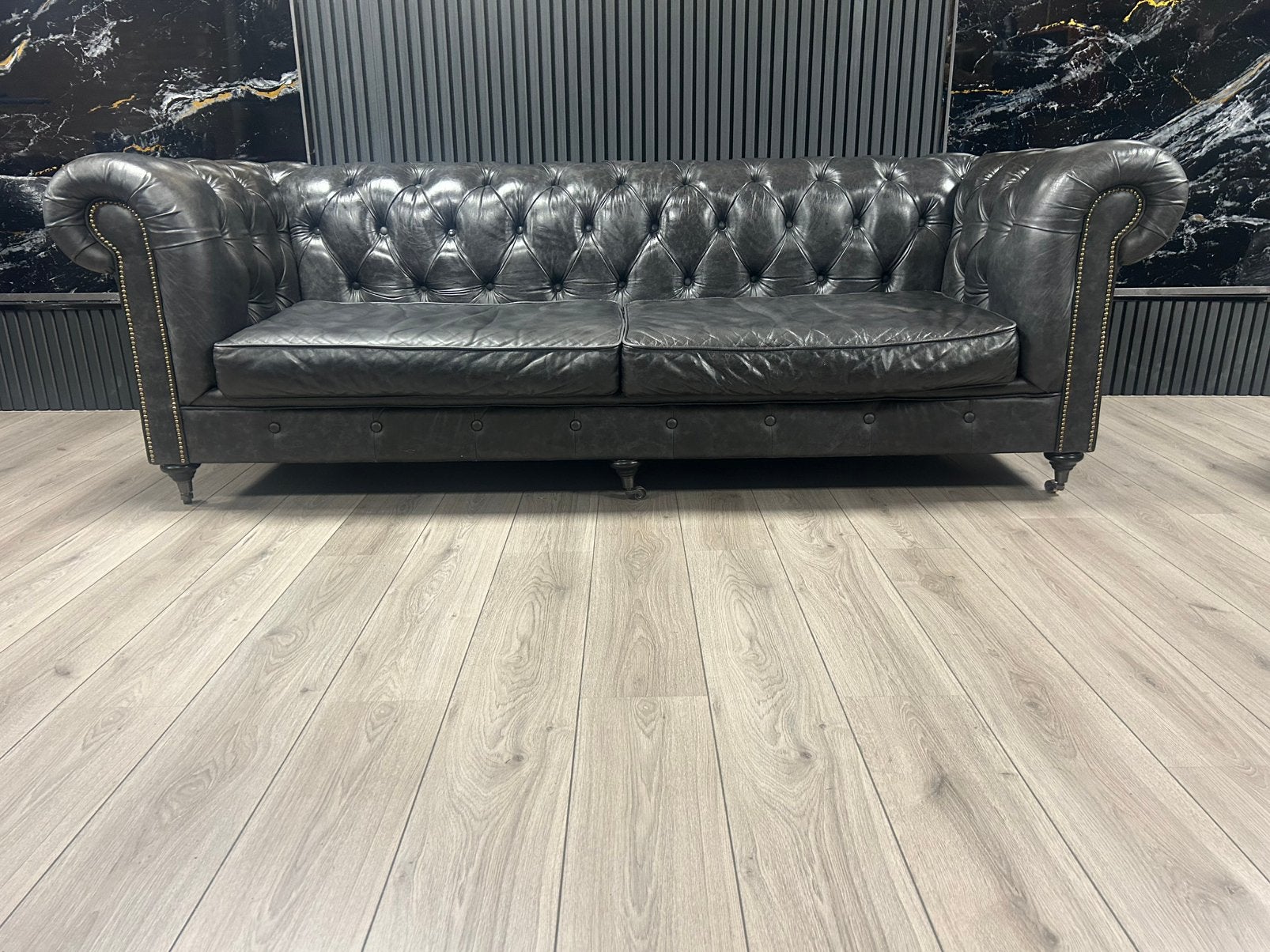 Chesterfield Lederen Bank !!! 🇬🇧🇬🇧🇬🇧, Huis en Inrichting, Ophalen of Verzenden, 75 tot 100 cm