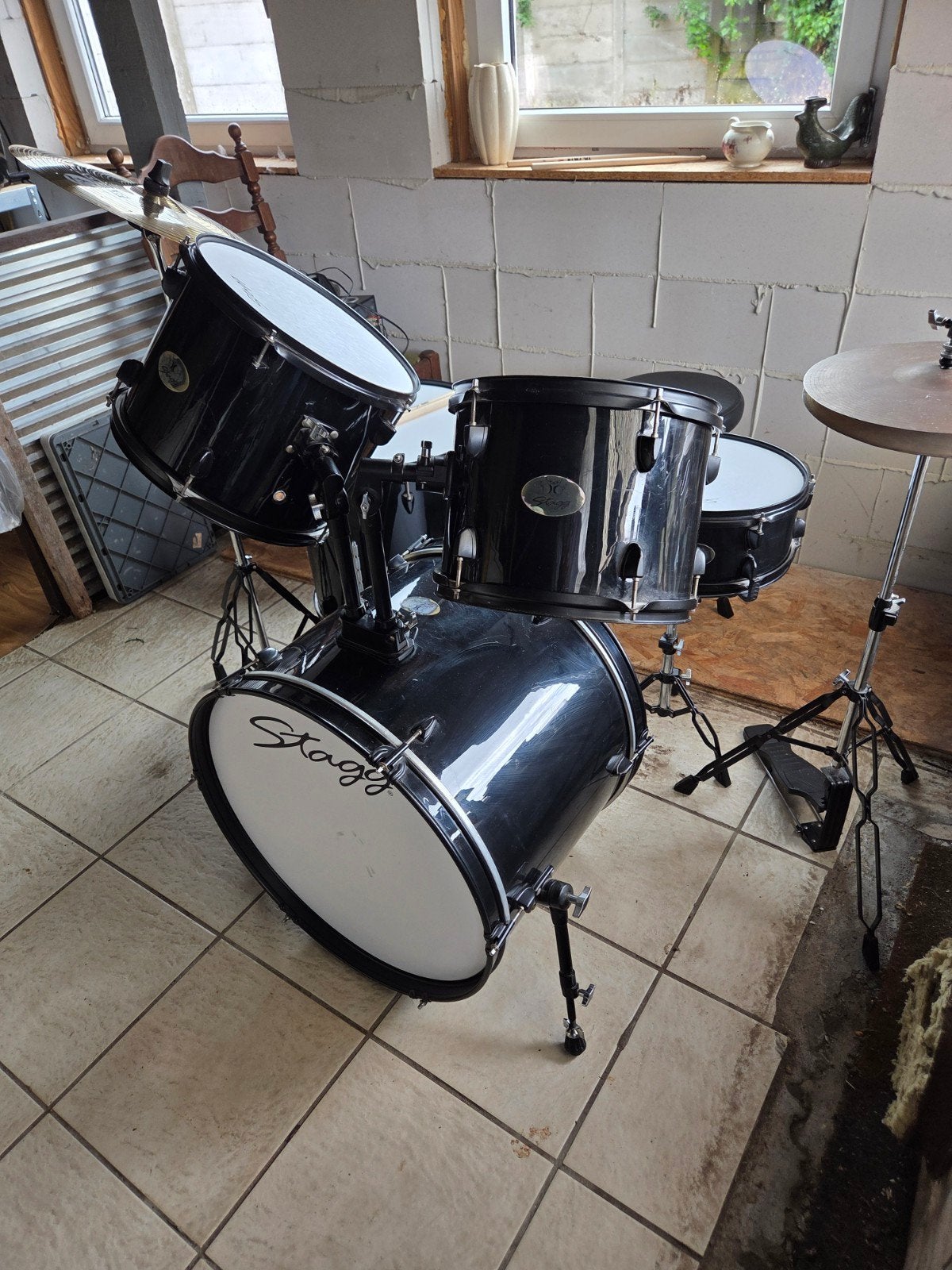 Stagg drumstel met bekkens en drumstokken, Muziek en Instrumenten, Drumstellen en Slagwerk, Ophalen, Gebruikt, Overige merken