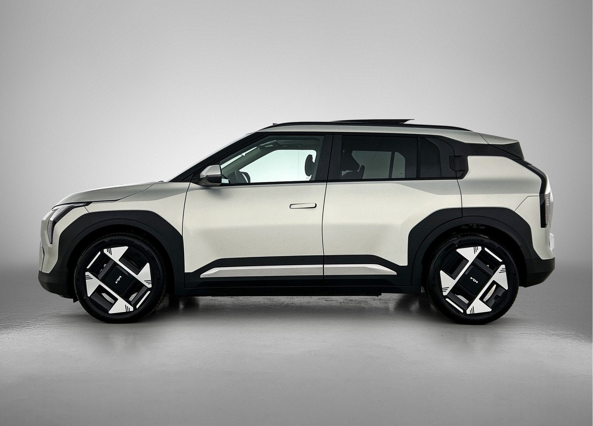 Kia EV3 Plus Advanced 81.4 kWh Matte lak | Panoramadak | Har, Zwart, Automatische klimaatregeling, Nieuw, 204 pk