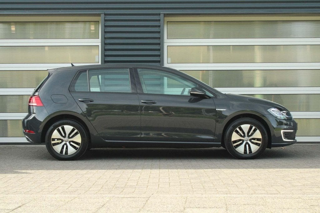 Volkswagen e-Golf E-DITION 2020 136pk 38kW/h | SoH 94% | Nav, 12 maanden, Gebruikt, Zwart, 231 km