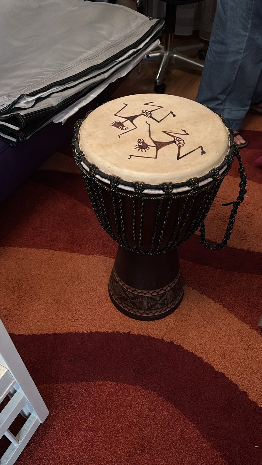 Mooie handgemaakte Djembe met Afrikaanse motieven, Ophalen of Verzenden, Gebruikt, Trommel