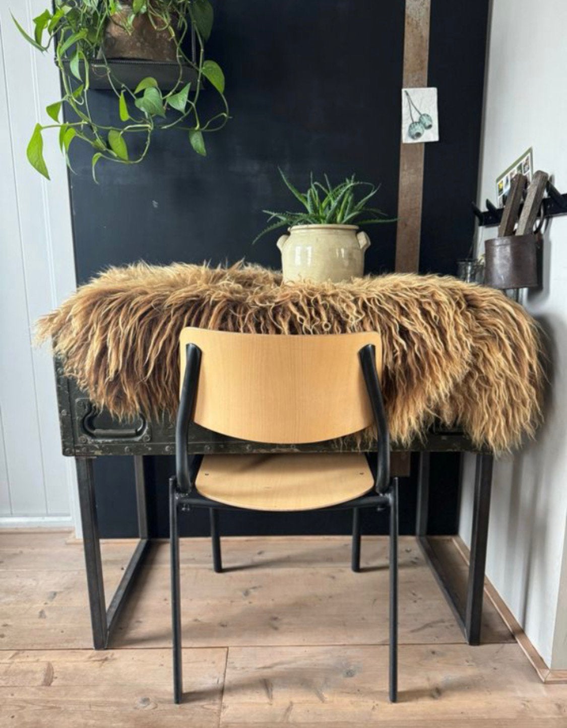 Sidetable gemaakt van oude legerkist, Ophalen