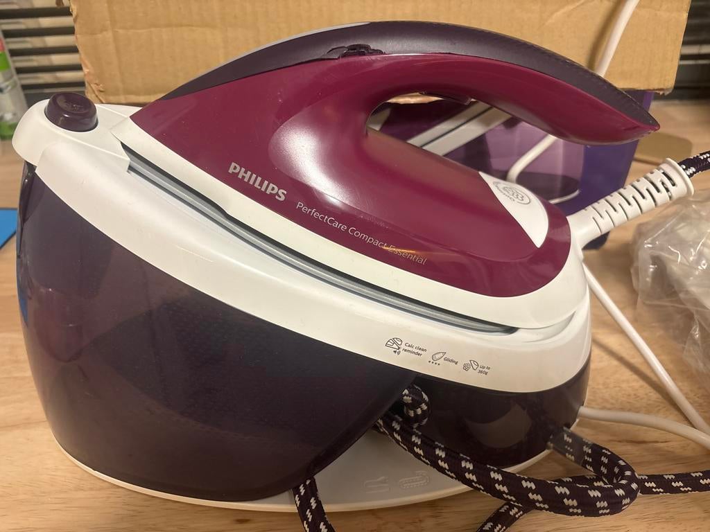 NieuwePhilips PerfectCare Compact Essential Stoomstrijkijzer, Witgoed en Apparatuur, Strijkijzers en Strijkplanken, Strijkijzer met snoer
